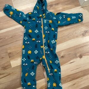 EUC Columbia Kids' Teal and yellow Patterned fleecie Footie! 💛🐻